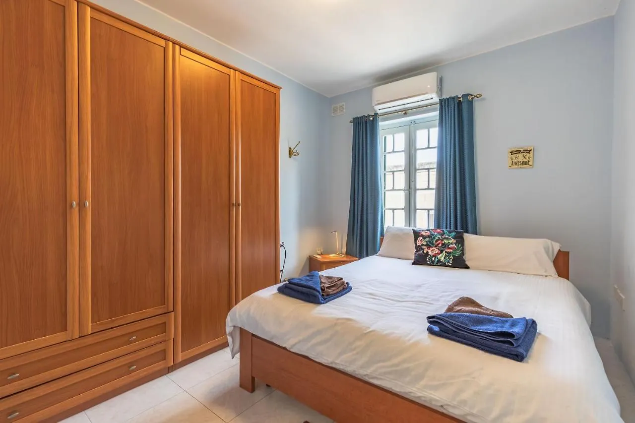 Fantastic 3 Bedroom Duplex Penthouse With Terrace Sliema